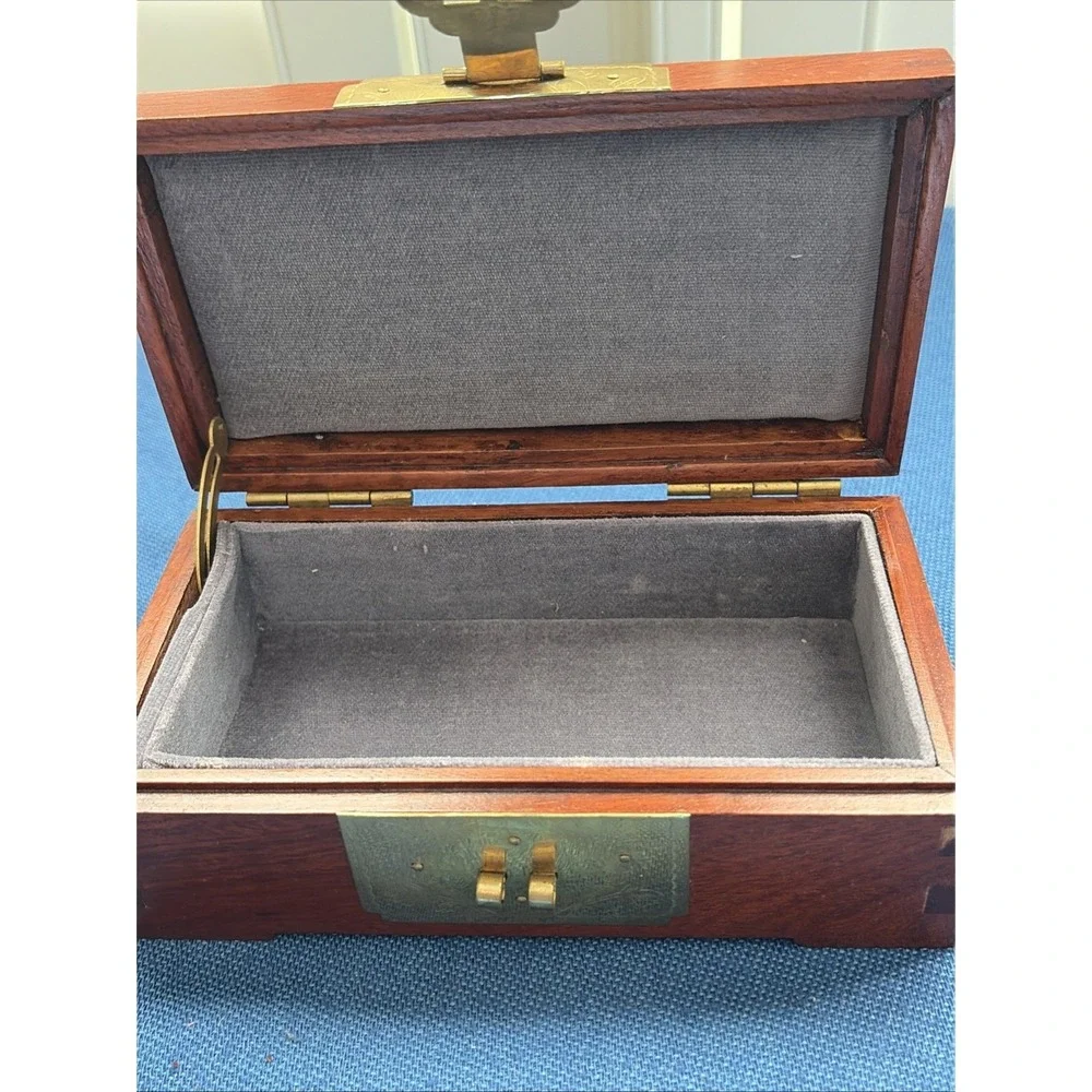 Vtg Chinese Rosewood Jewelry Box w/ Brass Latch & Dovetail Joints 7